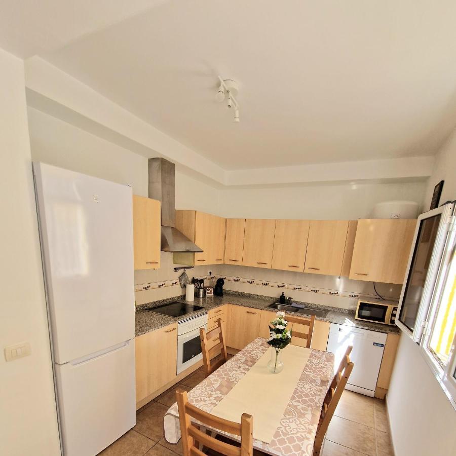 Spacious Chalet Next To The Sea - Airport Villa San Isidro  Exteriör bild