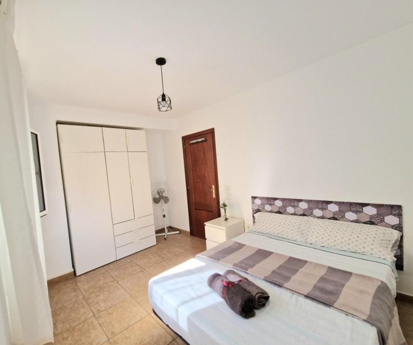 Spacious Chalet Next To The Sea - Airport Villa San Isidro  Exteriör bild